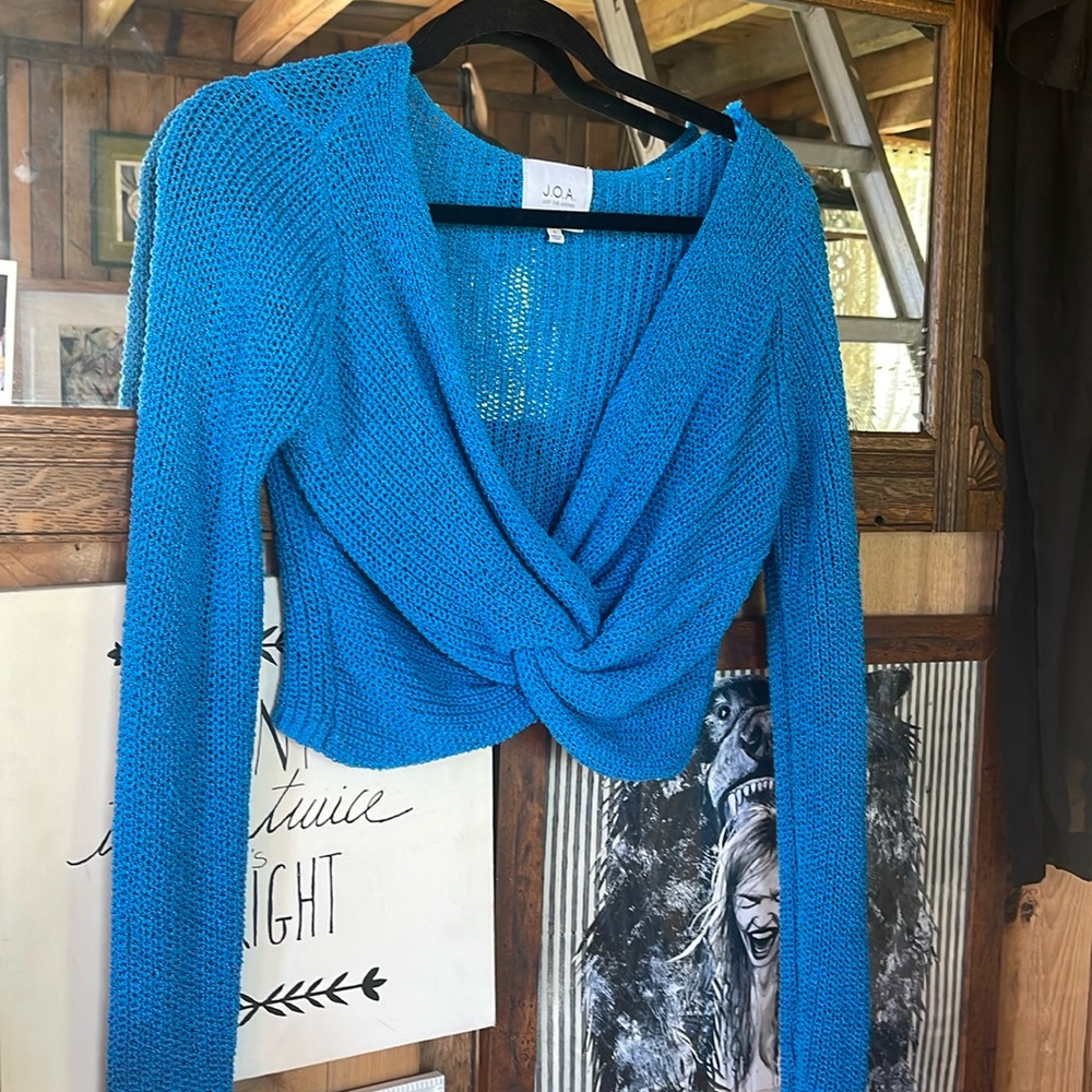 Cropped sweater